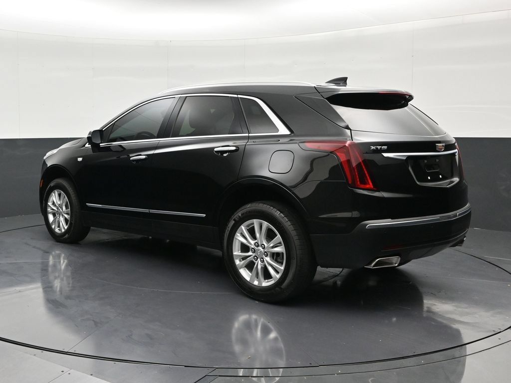 Certified 2025 Cadillac XT5 Luxury FWD image 3