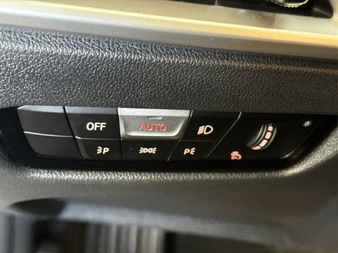 Used 2025 BMW i4 eDrive40 w/ Premium Package image 28