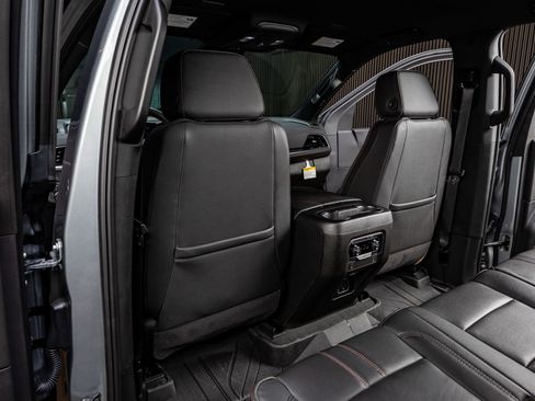 Used 2025 Chevrolet Tahoe RST image 33