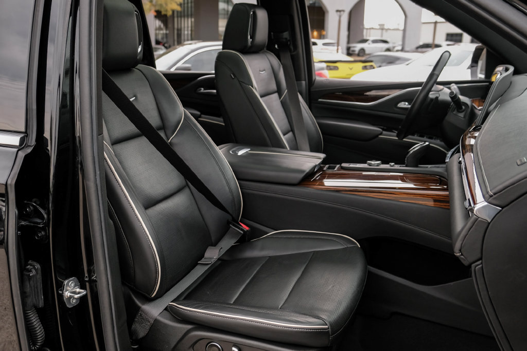 Used 2021 Cadillac Escalade ESV Premium Luxury RWD image 48