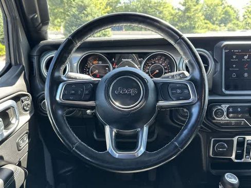 Used 2022 Jeep Wrangler Unlimited Sahara w/ LED Lighting Group AWD/4WD image 7