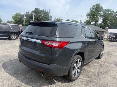 Used 2018 Chevrolet Traverse LT w/ LPO, 'HIT The Road' Package FWD image 5