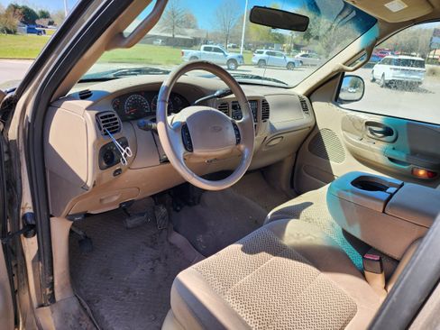 Used 2002 Ford F150 Lariat image 9