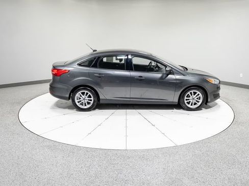Used 2018 Ford Focus SE FWD image 28