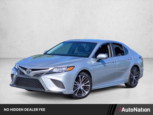 Used 2018 Toyota Camry SE FWD image 1