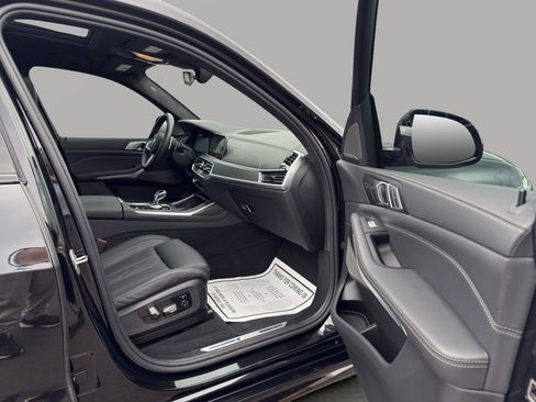 Used 2022 BMW X7 M50i image 19
