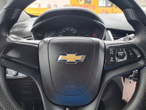 Used 2018 Chevrolet Trax LS AWD/4WD image 13