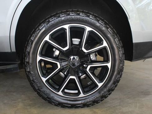 Used 2023 Chevrolet Tahoe RST w/ Luxury Package AWD/4WD image 32