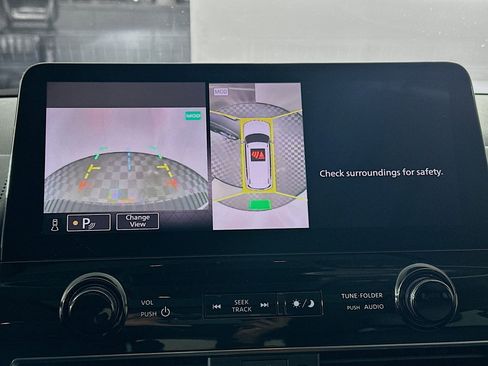 Used 2024 Nissan Armada SL w/ Captain's Chairs Package image 22