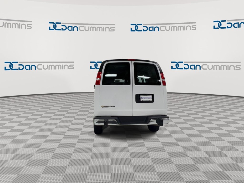 Used 2025 Chevrolet Express 2500 w/ Driver Convenience Package RWD image 7