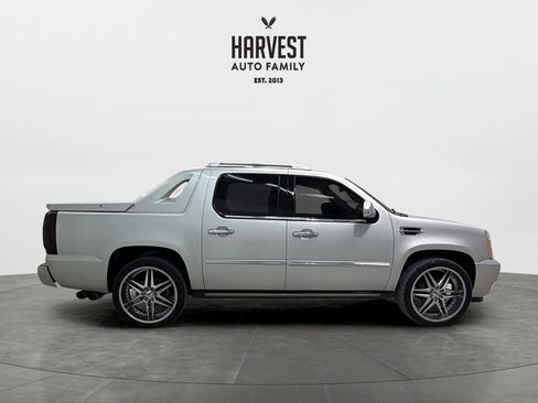 Used 2012 Cadillac Escalade EXT Premium image 8