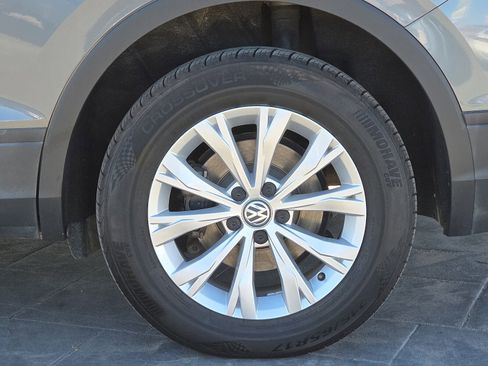 Used 2020 Volkswagen Tiguan S image 5
