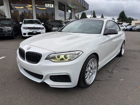 Used 2016 BMW M235i Coupe image 1