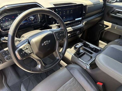 Used 2023 Chevrolet Silverado 1500 ZR2 w/ Technology Package AWD/4WD image 8