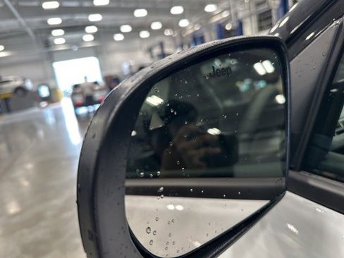 New 2025 Jeep Compass Limited w/ Sun & Sound Group image 11