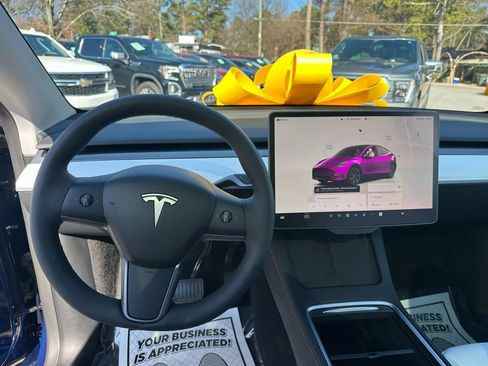 Used 2024 Tesla Model Y 2WD image 20