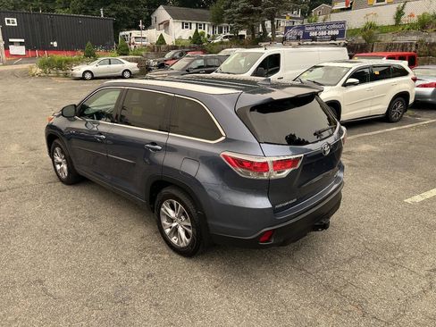 Used 2014 Toyota Highlander XLE AWD/4WD image 11