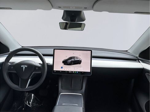 Used 2024 Tesla Model Y Long Range AWD/4WD image 19