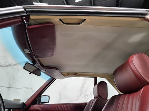 Used 1986 Mercedes-Benz 560 SL image 23