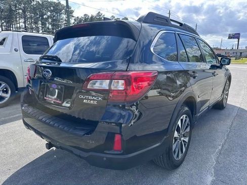 Used 2017 Subaru Outback 2.5i Limited AWD/4WD image 6