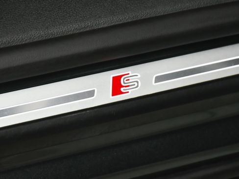 Used 2022 Audi SQ8 Premium Plus w/ Executive Package image 24