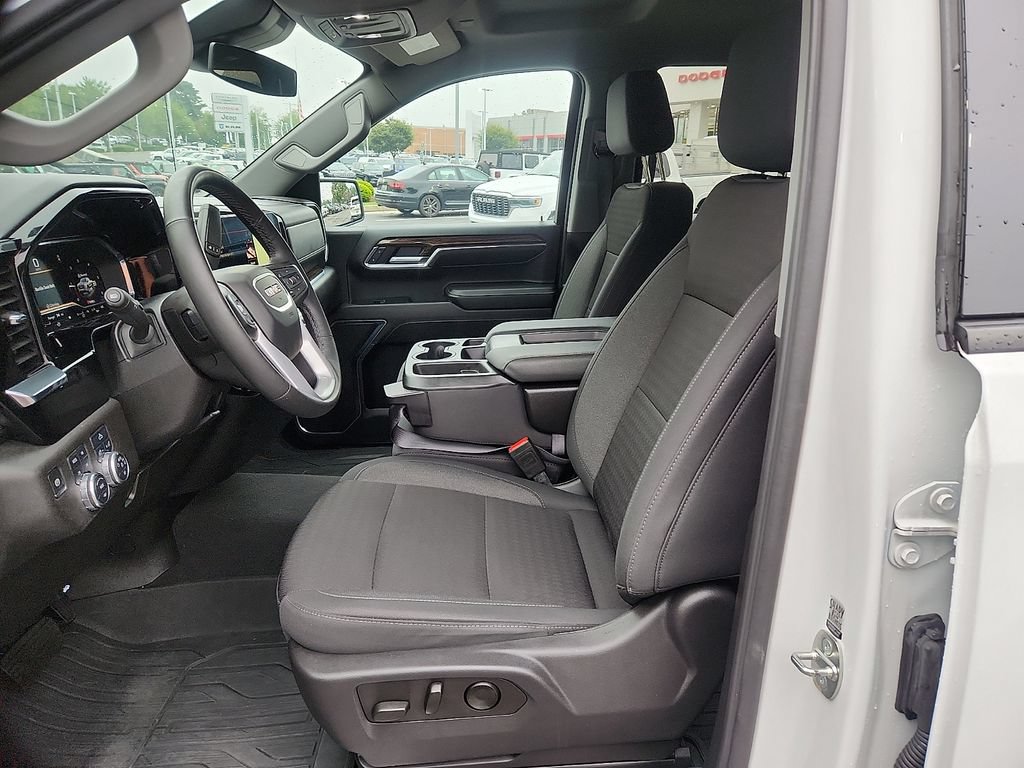 Used 2024 GMC Sierra 1500 Elevation w/ LPO, Elevation Black Package AWD/4WD image 13