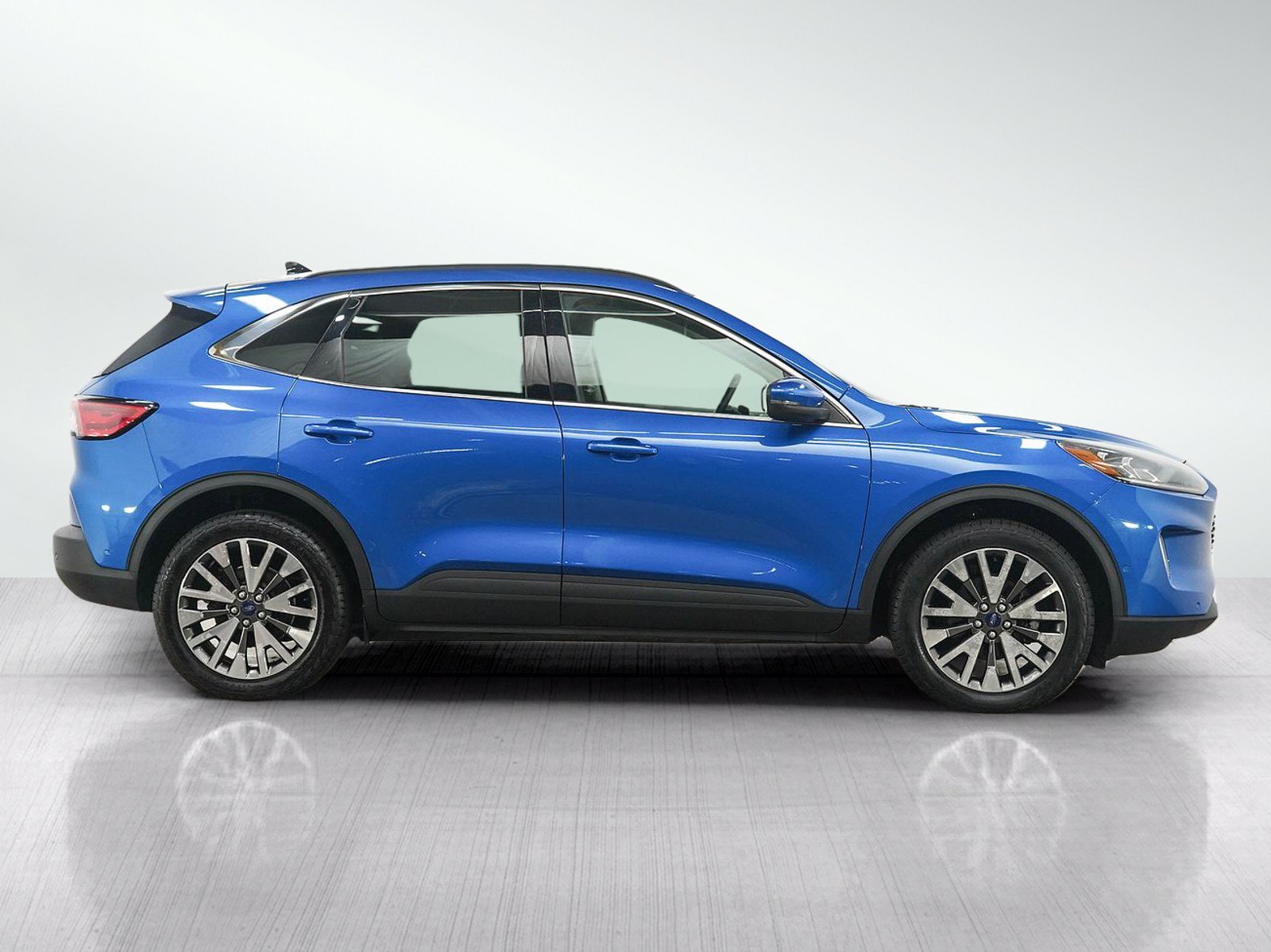 Used 2020 Ford Escape Titanium AWD/4WD image 6