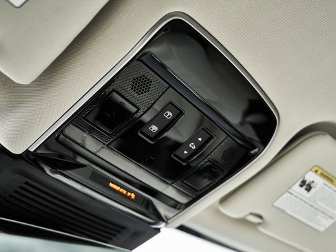 Used 2024 Land Rover Range Rover Long Wheelbase SE image 93