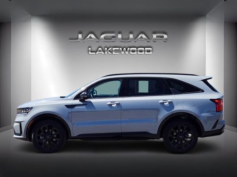 Used 2023 Kia Sorento SX AWD/4WD image 2