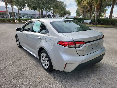 Used 2025 Toyota Corolla LE image 4