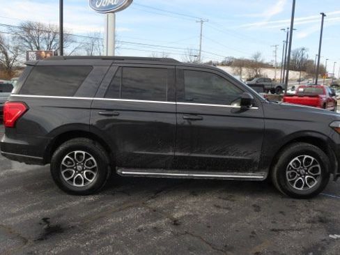 Certified 2022 Ford Expedition XLT image 9