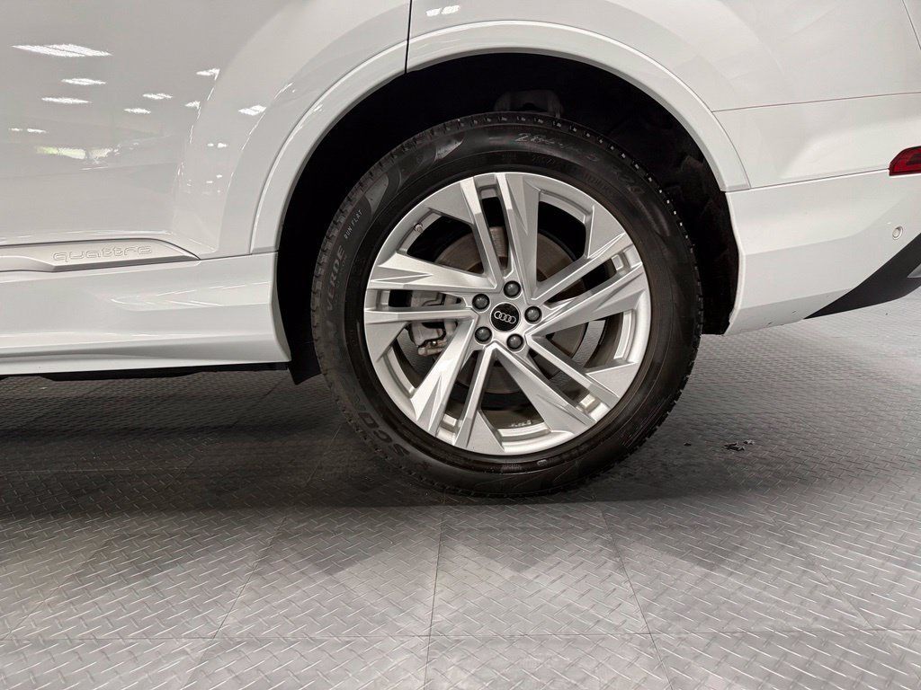 Used 2023 Audi Q7 2.0T Premium w/ Convenience Package AWD/4WD image 7