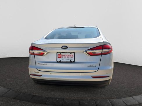 Used 2019 Ford Fusion SE FWD image 5