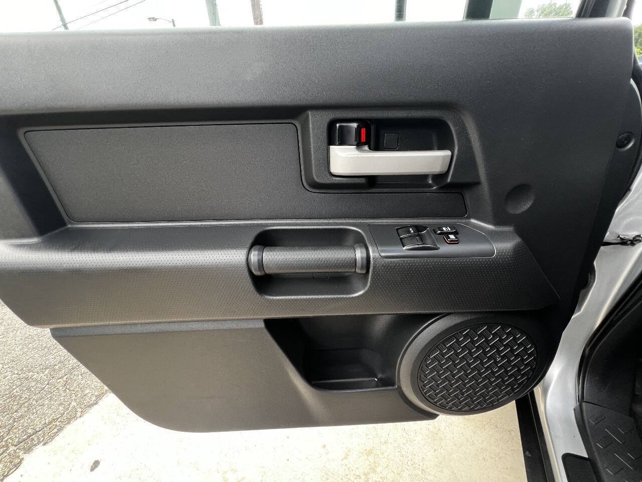 Used 2007 Toyota FJ Cruiser 4WD image 18