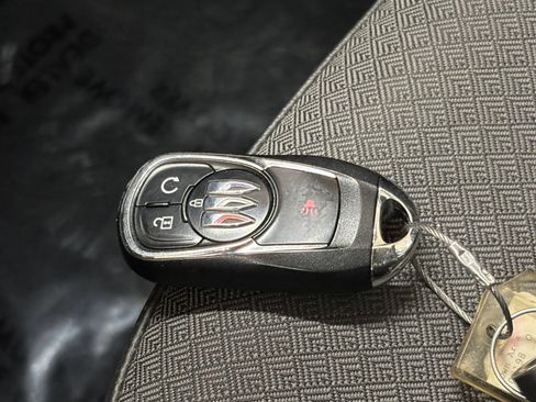 Used 2025 Buick Encore GX Preferred AWD/4WD image 21