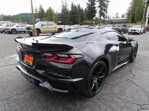 Used 2024 Chevrolet Corvette Z06 image 7