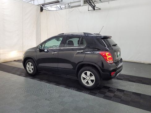 Used 2020 Chevrolet Trax LT w/ LT Convenience Package AWD/4WD image 3