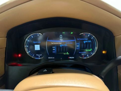 Used 2016 Cadillac Escalade Platinum image 18