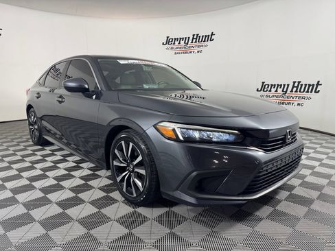 Used 2024 Honda Civic EX image 5