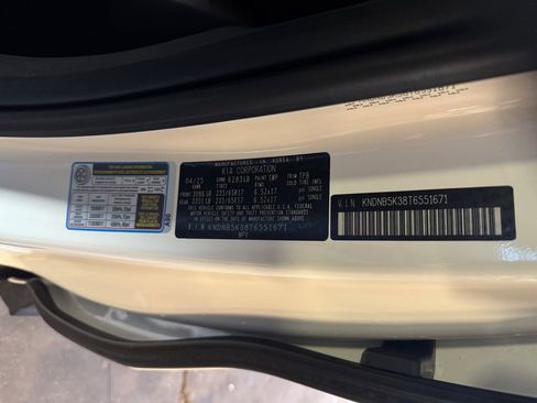 Certified 2026 Kia Carnival FWD image 31