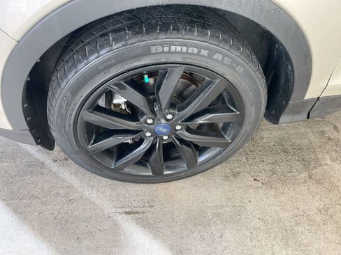 Used 2017 Ford Escape SE w/ Equipment Group 201A image 10