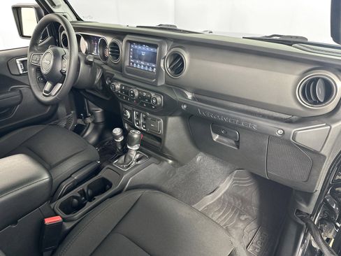 Used 2023 Jeep Wrangler Willys AWD/4WD image 26