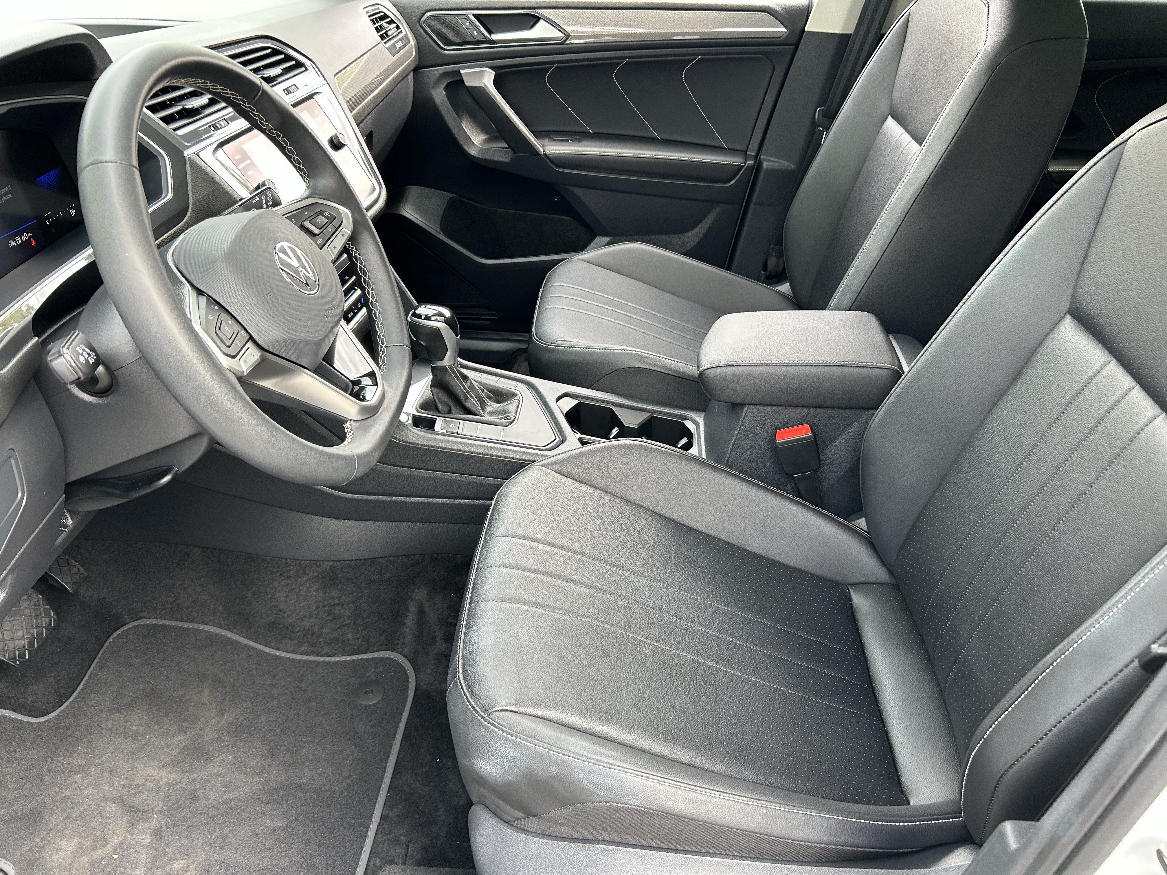 Used 2023 Volkswagen Tiguan SE FWD image 17