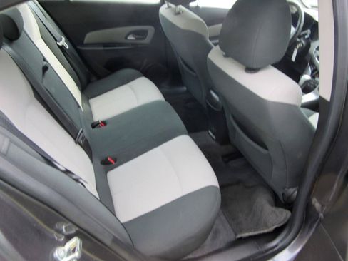 Used 2011 Chevrolet Cruze LS FWD image 11