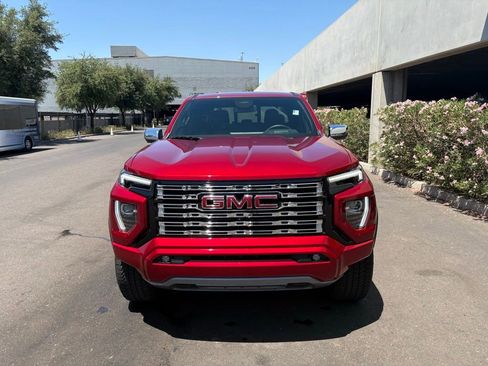Used 2025 GMC Canyon Denali AWD/4WD image 5