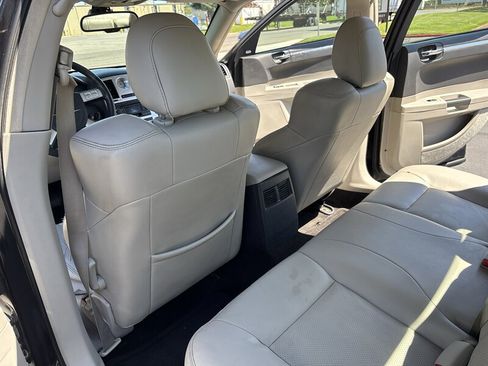 Used 2006 Chrysler 300 C RWD image 48