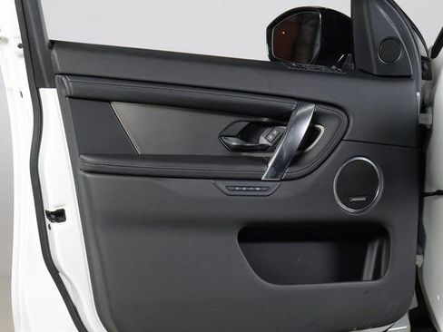 Used 2025 Land Rover Discovery Sport Dynamic SE image 25