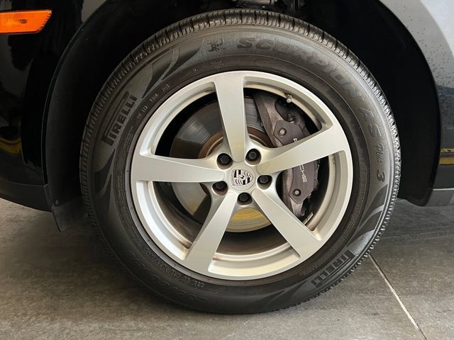 Used 2021 Porsche Macan AWD/4WD image 9