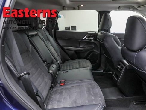 Used 2023 Mitsubishi Outlander SE image 21