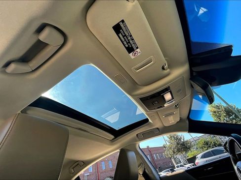 Used 2019 Lexus ES 350 w/ Premium Package image 21